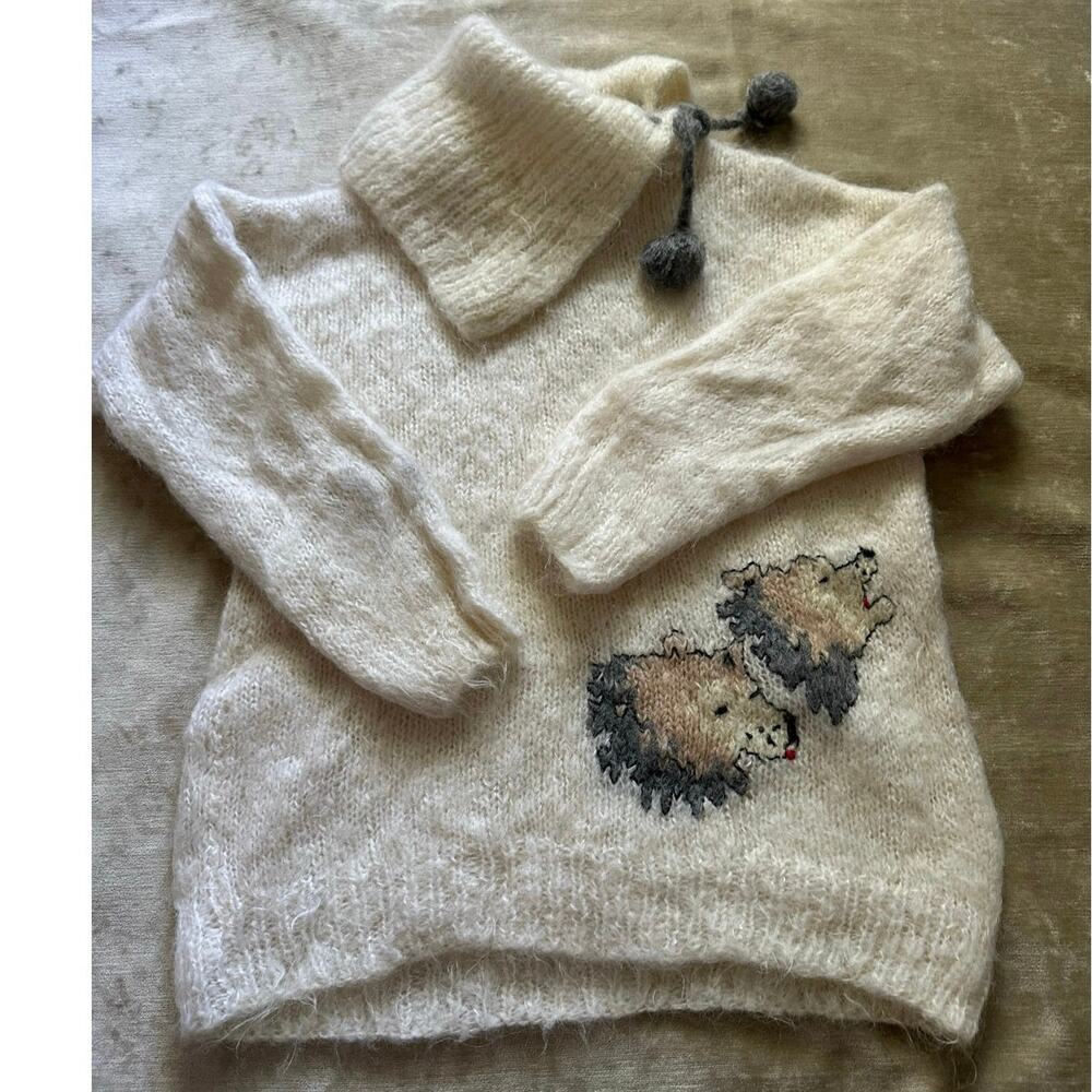 Vintage french Mohair Fuzzy Hand Knit Sweater off white bear rare unique strange